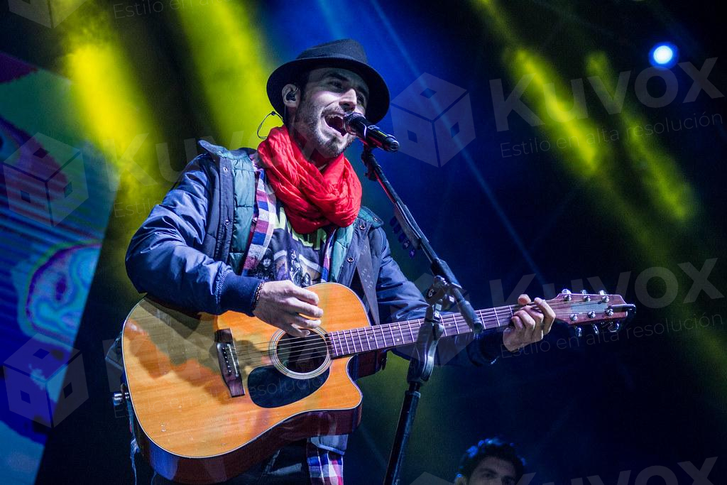 Singer with guitar