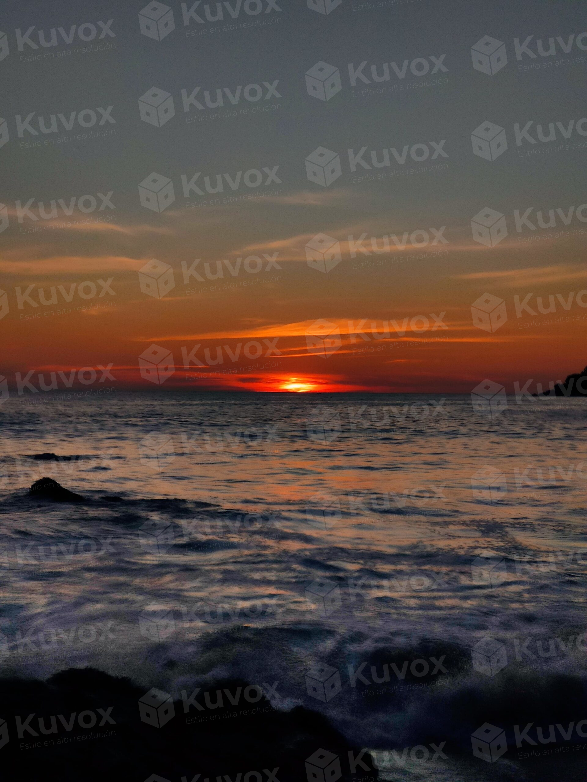 Océano en el atardecer