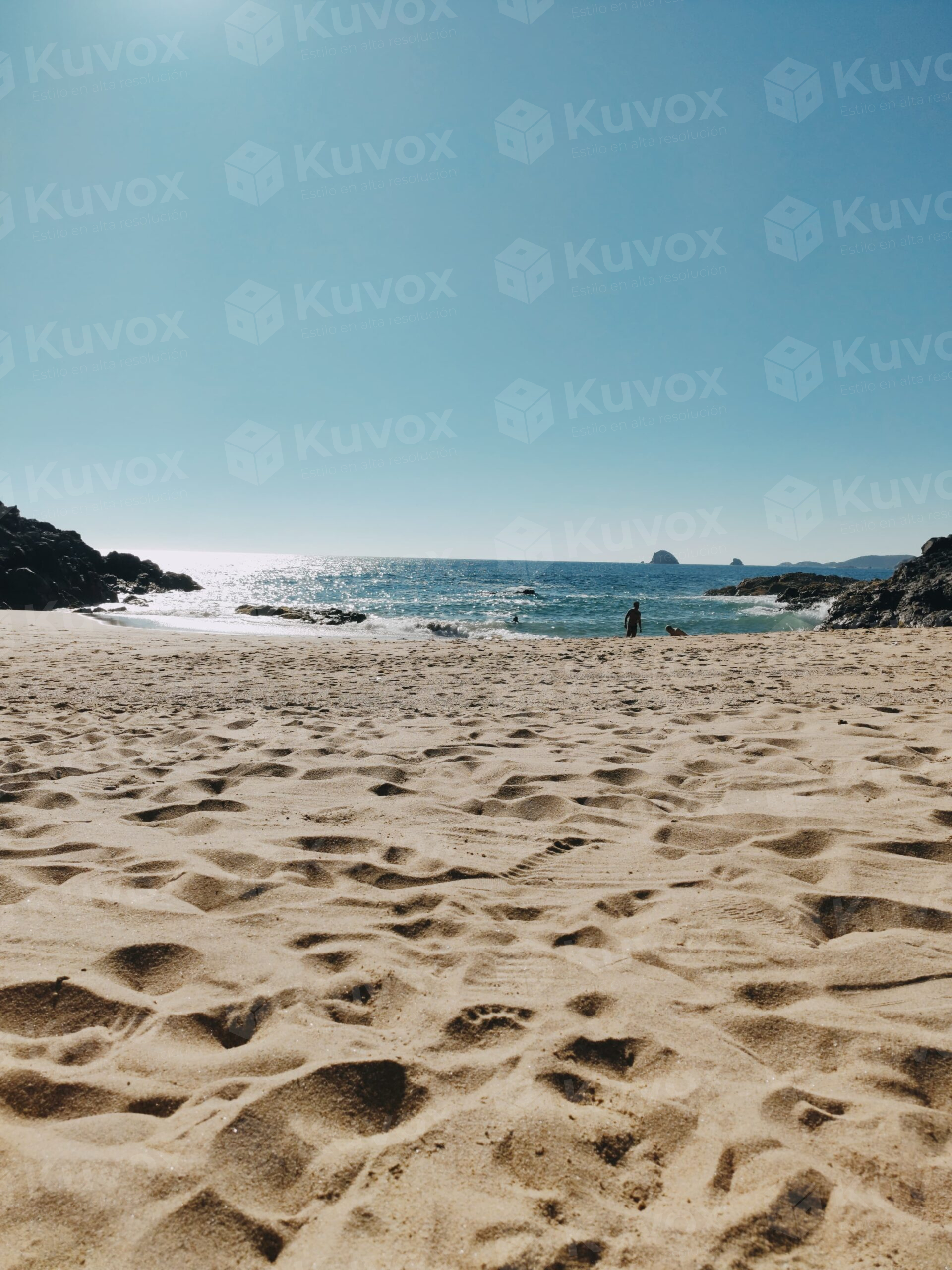 Beach with extensive sand
