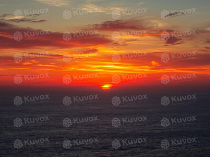 Atardecer sobre el océano