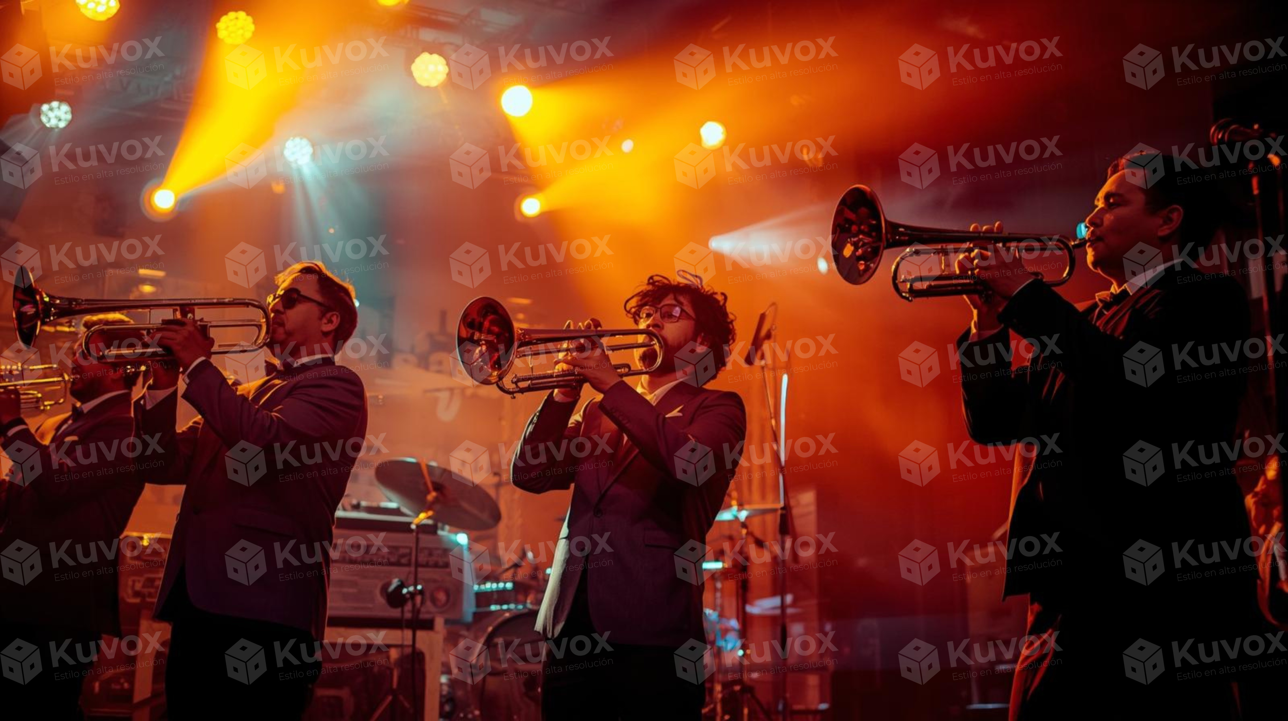 Banda con trombones en espectáculo